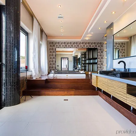 Efzin Apartment